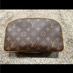 Louis Vuitton Toiletry Bag 25